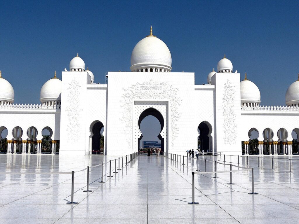 Lunes de miel d'exception : destinations pour un voyage inoubliable uae, mosque, faith